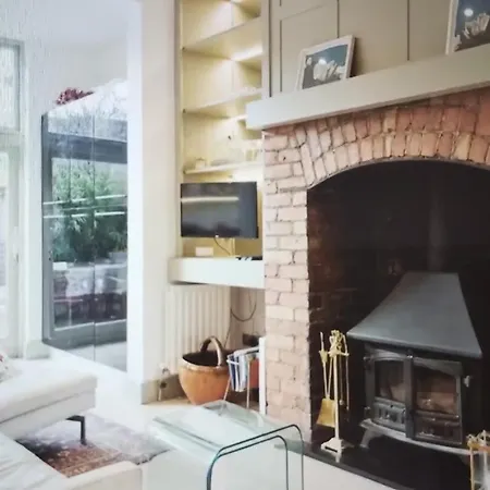 A Tranquil Retreat In Ranelagh דירה