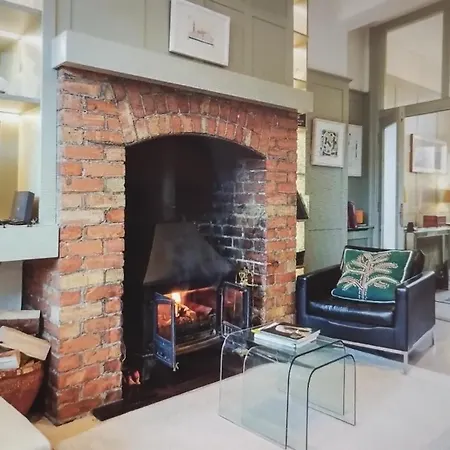A Tranquil Retreat In Ranelagh Apartment *